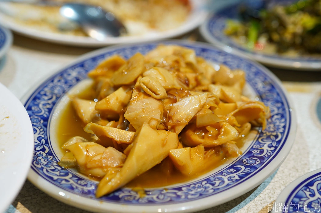 [北投美食]傳承茶蝦飯 我家客家小館-台北好吃客家菜，這家必點入口即化梅干扣肉、自家酸筍煎蛋。招牌飛魚卵茶蝦飯令人著迷，炒飯居然可以這麼香! 北投奇岩站美食