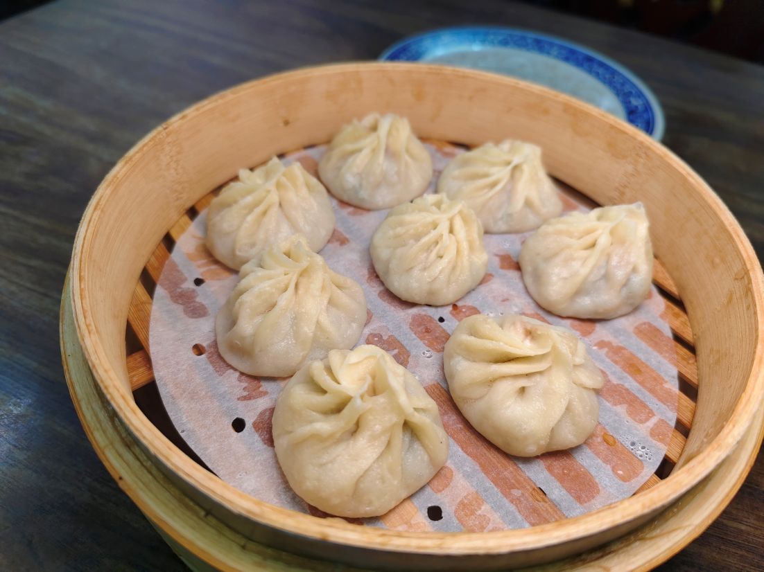 [花蓮美食]九福餡餅粥-超過30年花蓮老店 乾烙韭菜盒根本名產等級! 抓餅又酥又脆 吃過就愛上，麻辣豆腐80元。牛肉湯包80元，價格真實惠! 花蓮小吃 九福餡餅粥菜單