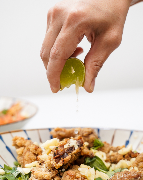 [花蓮吉安美食]宜蘭香炸螃蟹鹹酥雞慶豐店-超過30年花蓮鹹酥雞-宜蘭香炸螃蟹開分店，招牌炸螃蟹，必點滷炸豆包、檸檬三角骨，居然還有泰式酸辣蝦  花蓮宵夜