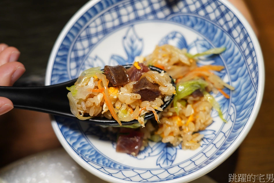 [花蓮美食]禾楓川料理會社-這家一定要再來! 好吃又夠味! 必點臘味炒飯、孜然羊肉煲、水煮牛、XO醬炒蘿蔔糕，還提供20人以上包廂