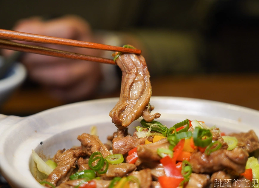 [花蓮美食]禾楓川料理會社-這家一定要再來! 好吃又夠味! 必點臘味炒飯、孜然羊肉煲、水煮牛、XO醬炒蘿蔔糕，還提供20人以上包廂