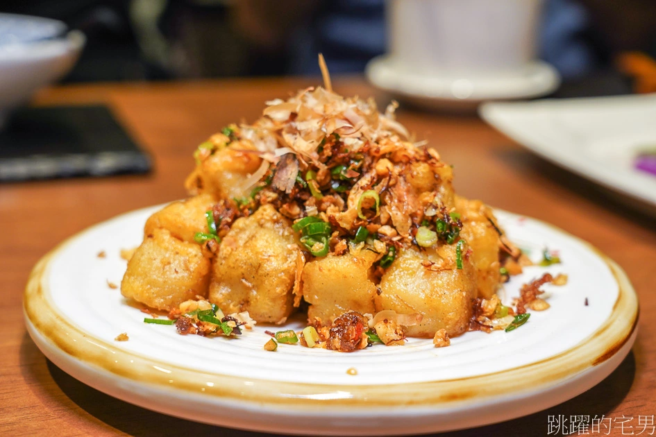 [花蓮美食]禾楓川料理會社-這家一定要再來! 好吃又夠味! 必點臘味炒飯、孜然羊肉煲、水煮牛、XO醬炒蘿蔔糕，還提供20人以上包廂