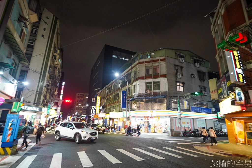 [台北印度餐廳]哦耶！旁遮普印度餐廳-印度人做的咖哩就是夠味!難怪千則評價還有4.8顆星的高評價印度料理，大推波菜咖哩、蒜味烤餅、窯烤香辣雞、國父紀念館美食