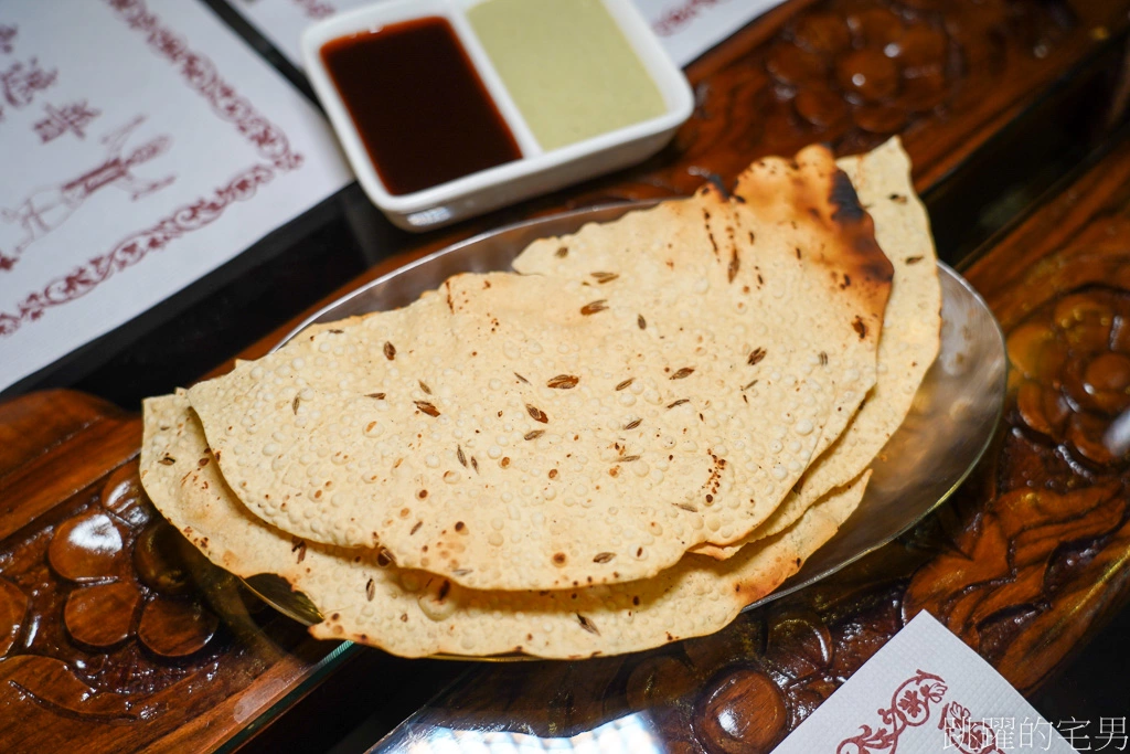 [台北印度餐廳]哦耶！旁遮普印度餐廳-印度人做的咖哩就是夠味!難怪千則評價還有4.8顆星的高評價印度料理，大推波菜咖哩、蒜味烤餅、窯烤香辣雞、國父紀念館美食