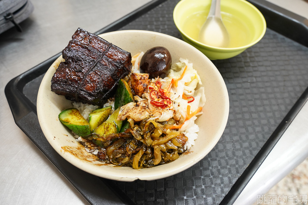 [捷運北門小吃]鄭記豬腳飯-70年台北小吃，台北小吃Google評價超過4千則，整鍋黑金豬腳也太爽，必點東坡肉飯