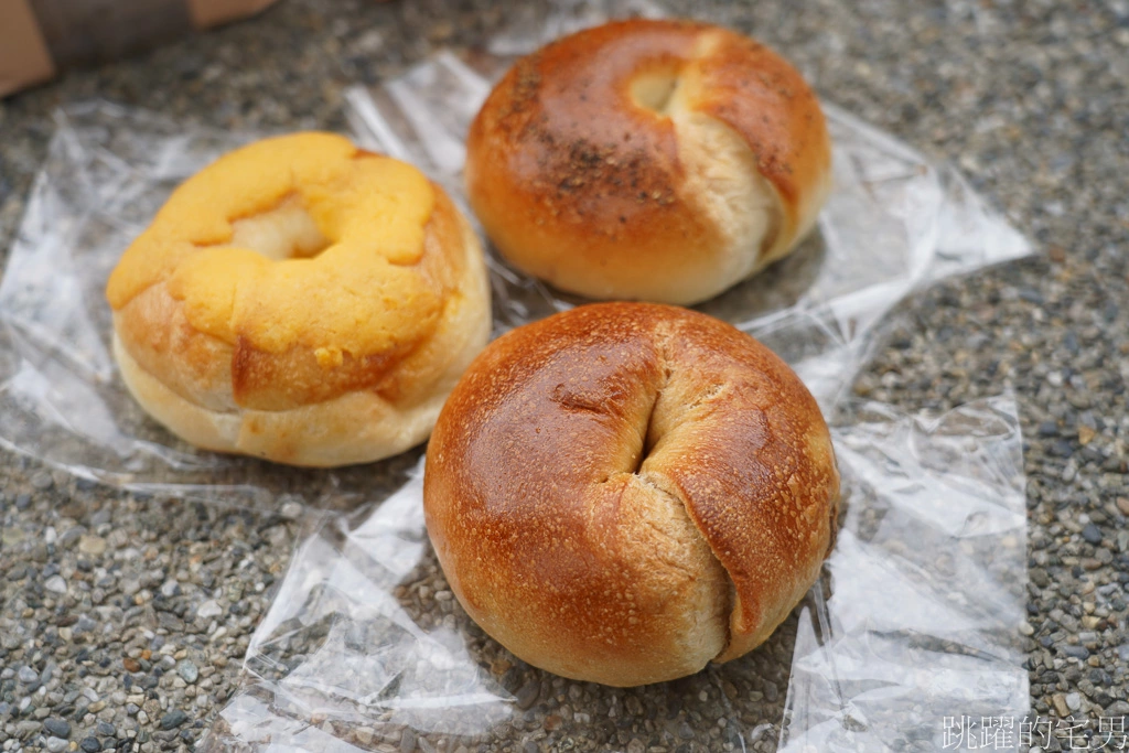 [花蓮貝果]麥造烘焙Mai Make-大推這間鹹蛋黃貝果、內餡超滿有夠爽! 草莓大福必吃! 花蓮麵包店 花蓮吐司