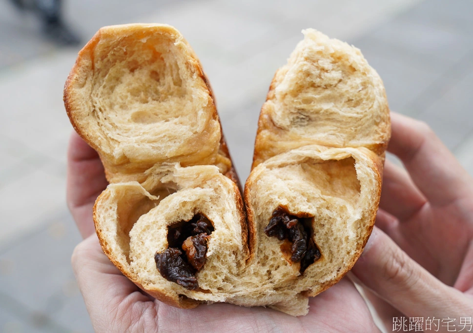 [花蓮貝果]麥造烘焙Mai Make-大推這間鹹蛋黃貝果、內餡超滿有夠爽! 草莓大福必吃! 花蓮麵包店 花蓮吐司