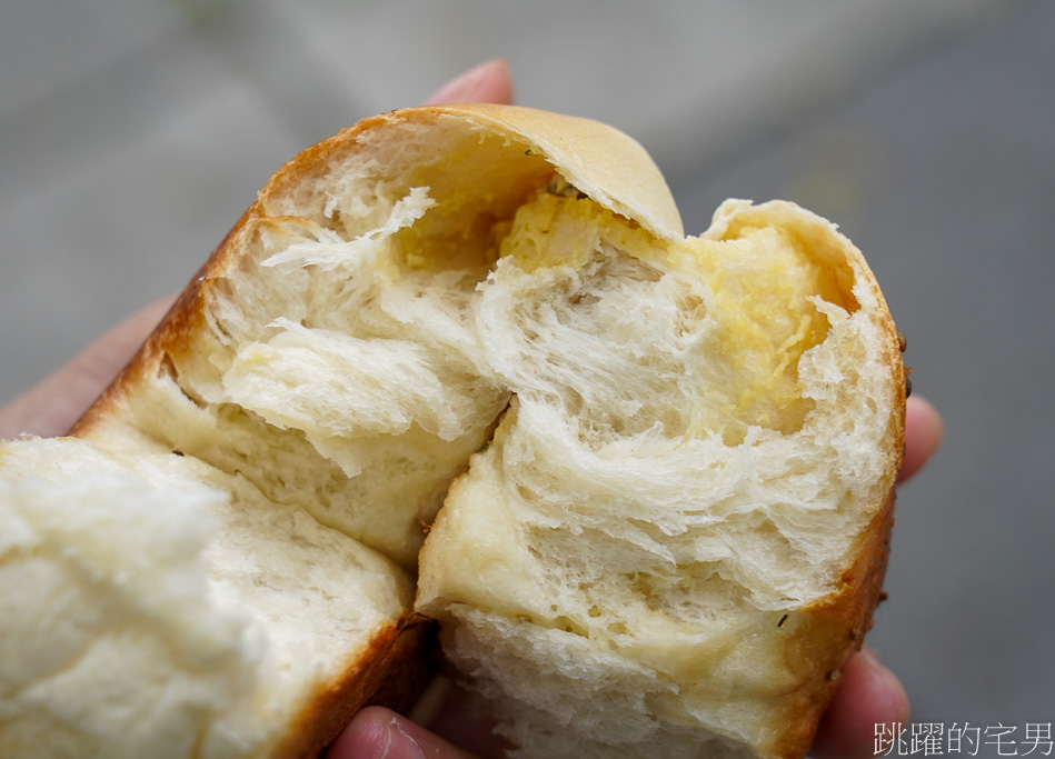 [花蓮貝果]麥造烘焙Mai Make-大推這間鹹蛋黃貝果、內餡超滿有夠爽! 草莓大福必吃! 花蓮麵包店 花蓮吐司