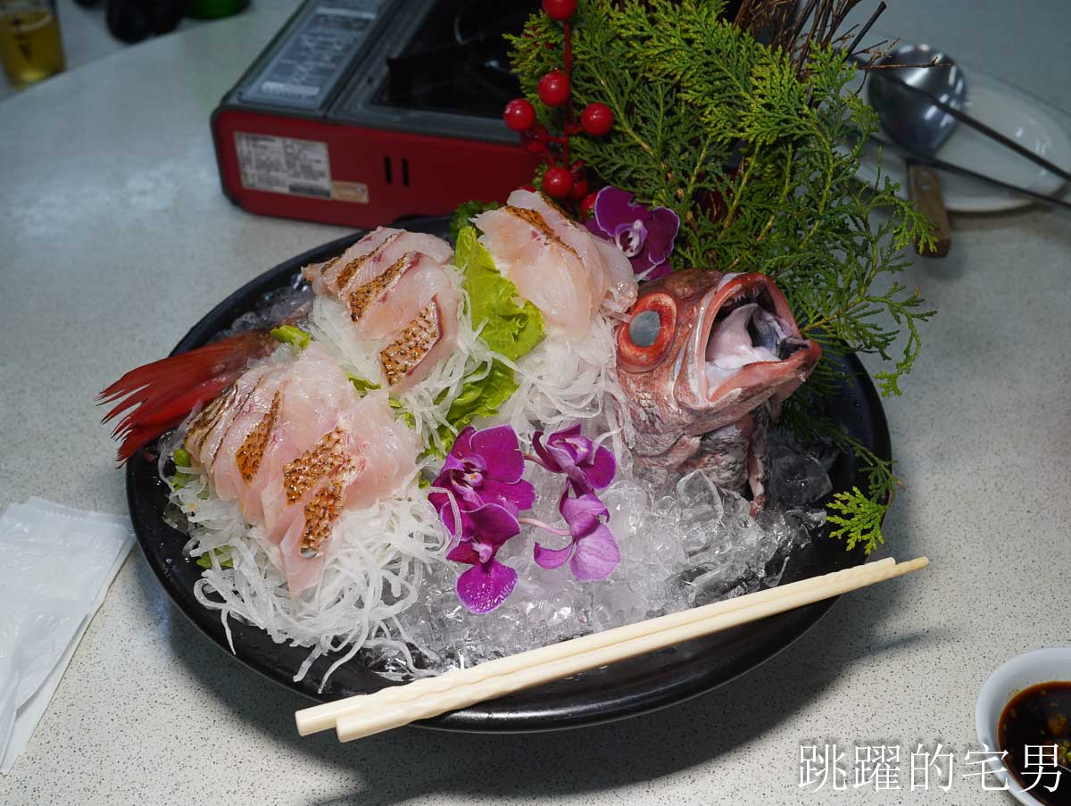 [花蓮海鮮推薦]美崙海鮮料理-漁船直送本港海鮮，第一次吃到超過1公斤紅喉生魚片，花蓮旭蟹絕對徹底改觀!，花蓮美食