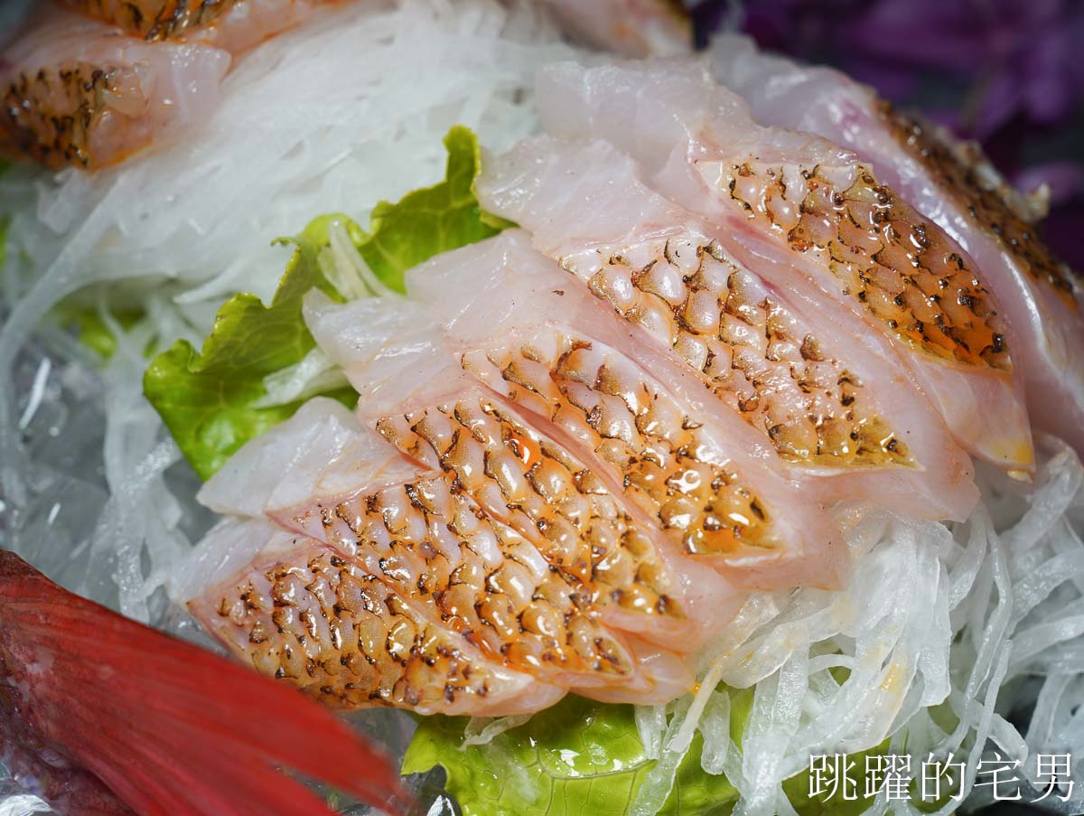 [花蓮海鮮推薦]美崙海鮮料理-漁船直送本港海鮮，第一次吃到超過1公斤紅喉生魚片，花蓮旭蟹絕對徹底改觀!，花蓮美食
