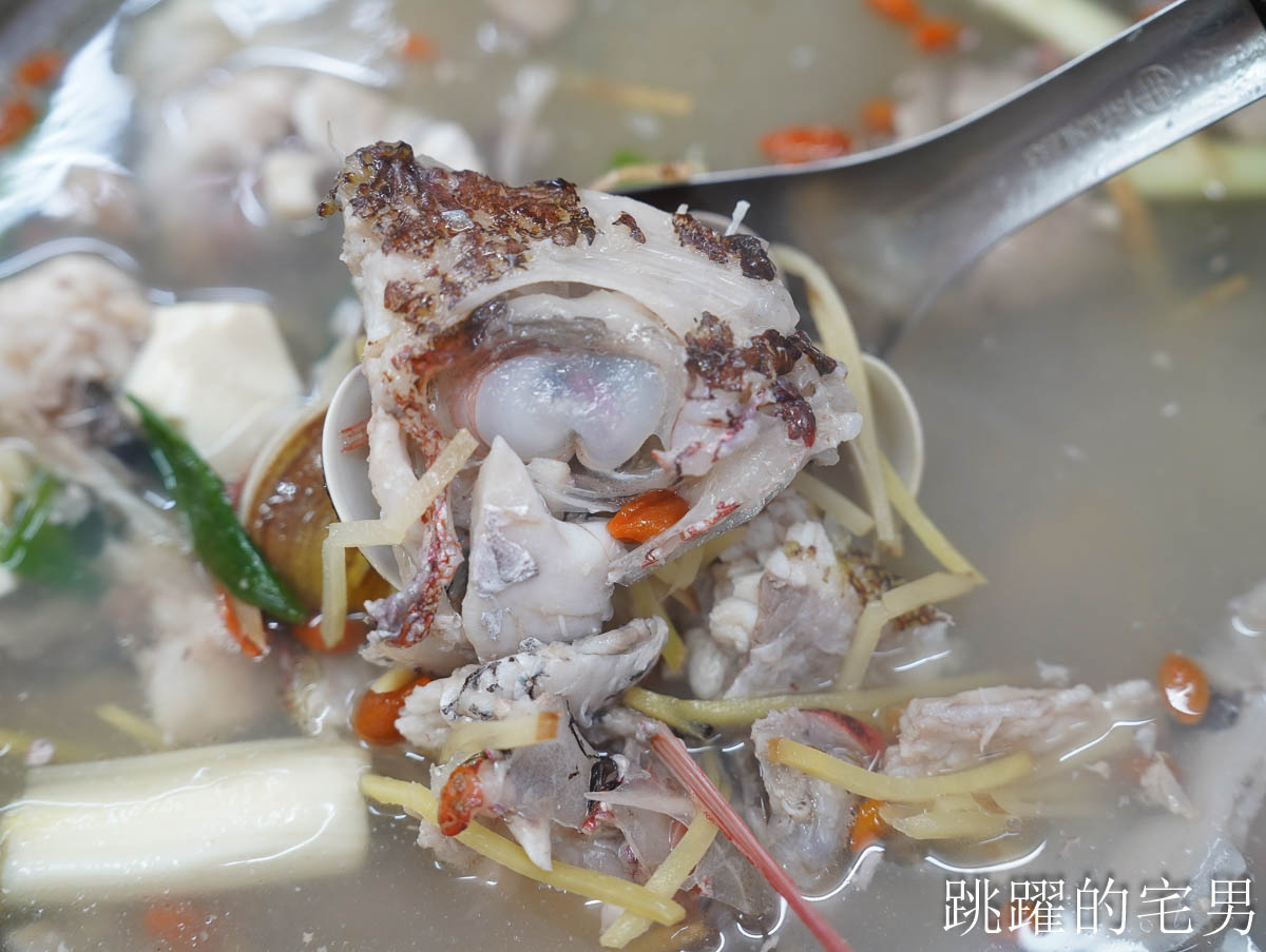 [花蓮海鮮推薦]美崙海鮮料理-漁船直送本港海鮮，第一次吃到超過1公斤紅喉生魚片，花蓮旭蟹絕對徹底改觀!，花蓮美食