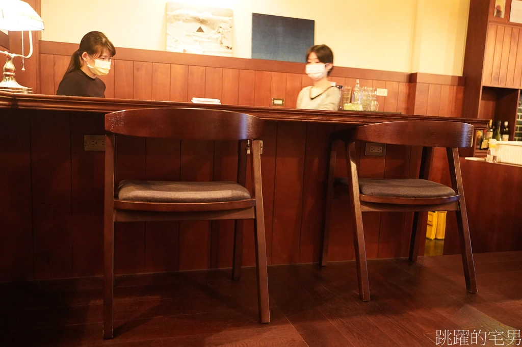 [台北深夜咖啡廳]翌日咖啡店-大安區不限時有插座咖啡廳，寧靜放鬆的日式懷舊昭和風格， 營業至凌晨一點