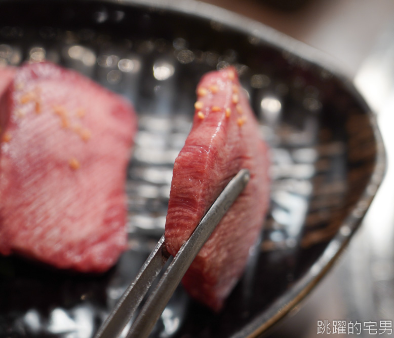 [花蓮美食]笑杯燒肉-高質感花蓮燒肉店，座位隔間有隱密性，營業到凌晨1點，厚切牛舌、伊比利豬肋條必點，超過9種風味梅酒可選，根本就是梅酒專賣店，笑杯燒肉菜單、花蓮燒肉，花蓮宵夜