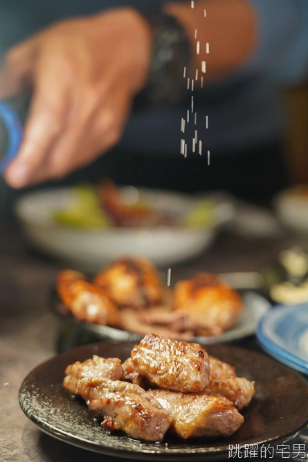 [花蓮美食]笑杯燒肉-高質感花蓮燒肉店，座位隔間有隱密性，營業到凌晨1點，厚切牛舌、伊比利豬肋條必點，超過9種風味梅酒可選，根本就是梅酒專賣店，笑杯燒肉菜單、花蓮燒肉，花蓮宵夜