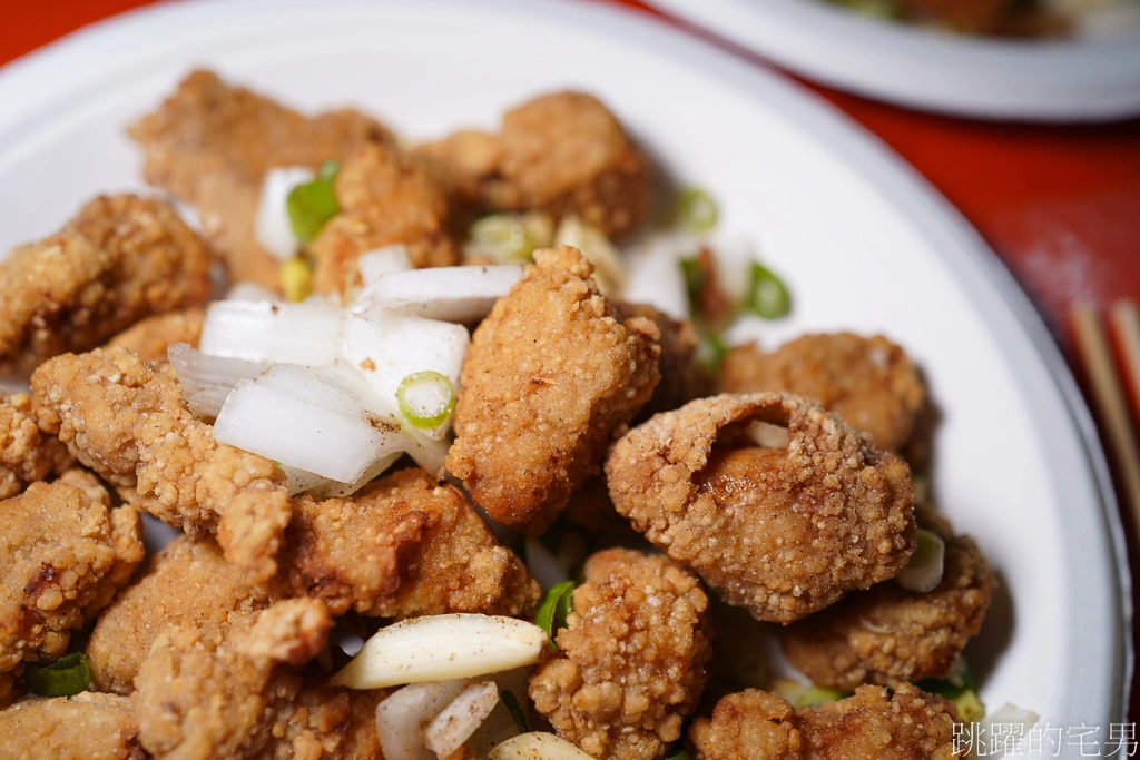 花蓮東大門夜市美食-螃蟹王︱開業超過20年花蓮鹹酥雞店，外皮乾酥完全不油! 口感令人難忘 炸螃蟹、炸魷魚、無骨鹹酥雞