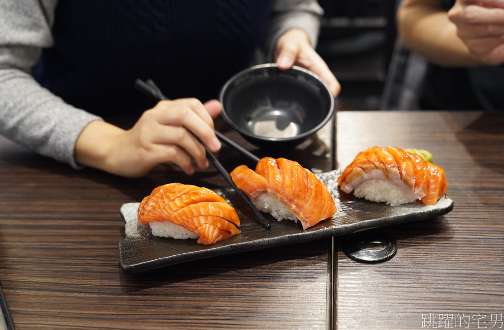 [鳳林美食]禾渝壽司-炙燒握壽司就夠爽了，居然還有超厚切鮭魚肚握壽司，鮭魚肚一次吃到飽! 花蓮日本料理