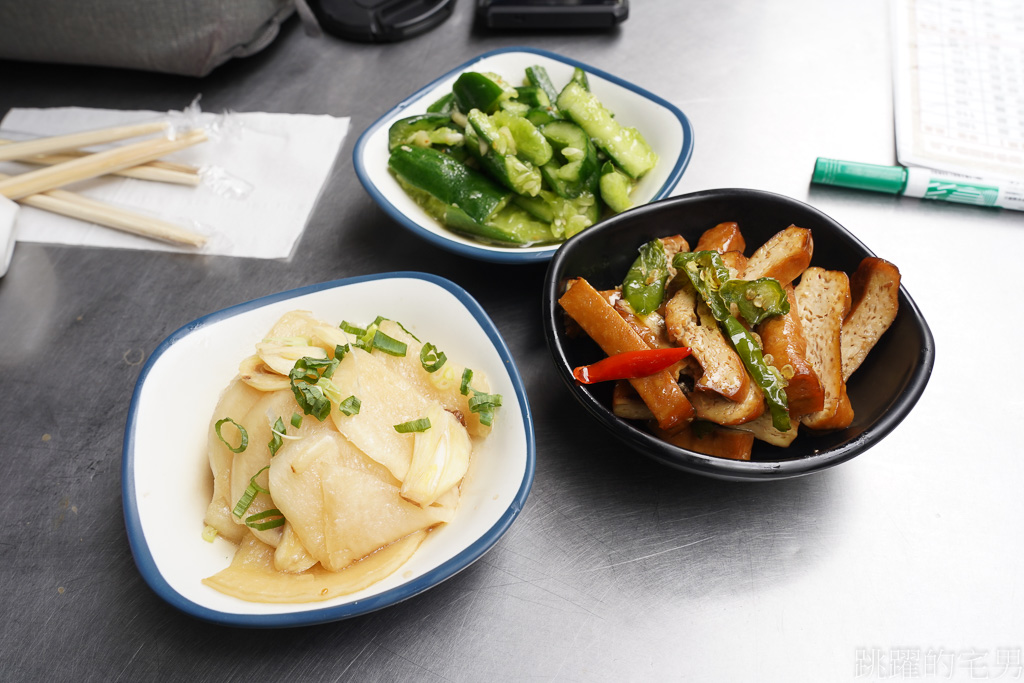 [花蓮美食]餓勢力精緻麵食-隱身市場超過25年麵店天天排隊，老闆叫麵嗓門連賣菜都輸他，簡直市場一霸，花蓮早餐