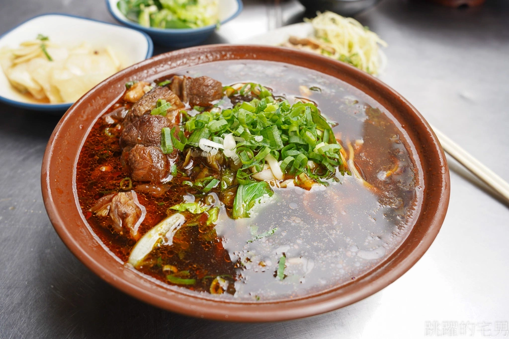 [花蓮美食]餓勢力精緻麵食-隱身市場超過25年麵店天天排隊，老闆叫麵嗓門連賣菜都輸他，簡直市場一霸，花蓮早餐