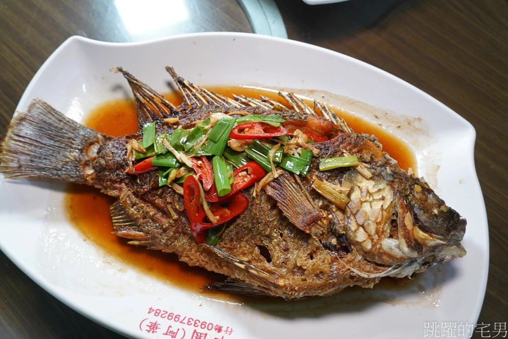 [花蓮吉安美食]阿美煮- 桶仔雞鹹香又多汁，現烤活魚毫無土味又水嫩，入口還有特別香氣，絕對是花蓮烤魚推薦! 花蓮桶仔雞推薦