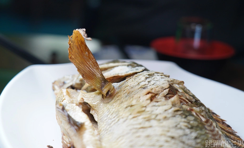 [花蓮吉安美食]阿美煮- 桶仔雞鹹香又多汁，現烤活魚毫無土味又水嫩，入口還有特別香氣，絕對是花蓮烤魚推薦! 花蓮桶仔雞推薦