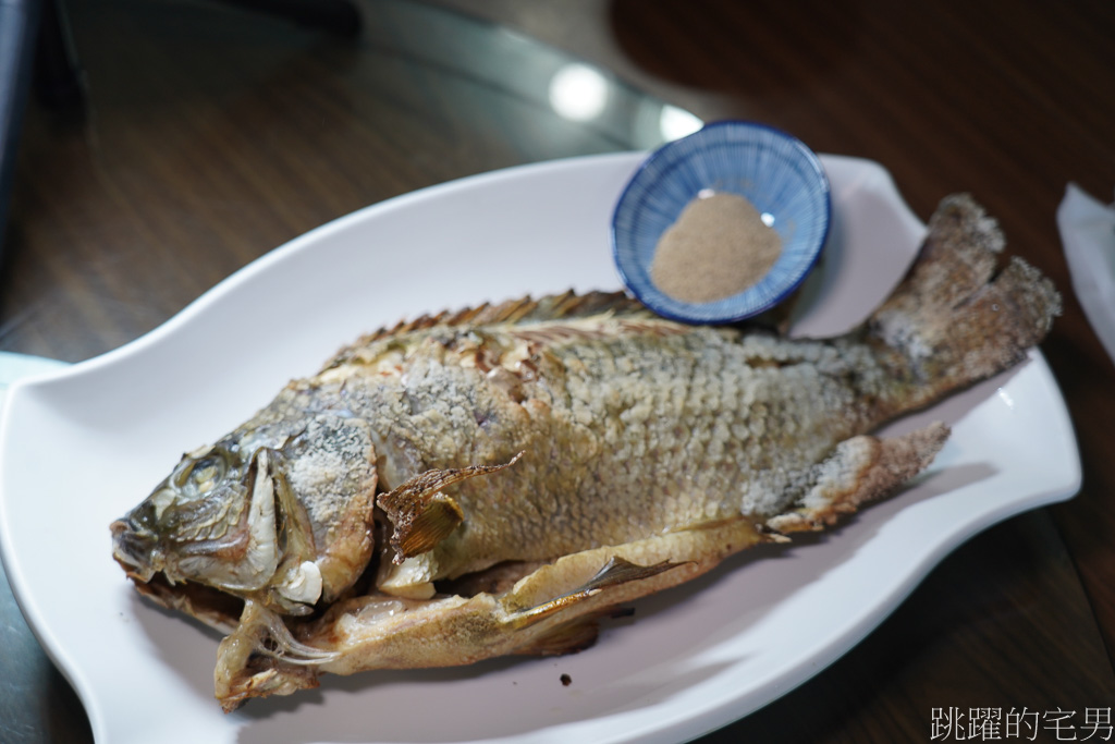 [花蓮吉安美食]阿美煮- 桶仔雞鹹香又多汁，現烤活魚毫無土味又水嫩，入口還有特別香氣，絕對是花蓮烤魚推薦! 花蓮桶仔雞推薦