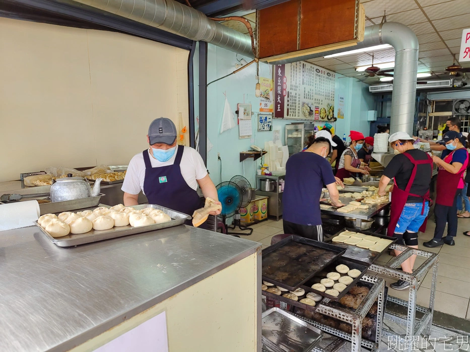 [花蓮早餐]山東豆漿大王-70年早餐店，招牌肉餅、蔥餅，蘿蔔辣椒