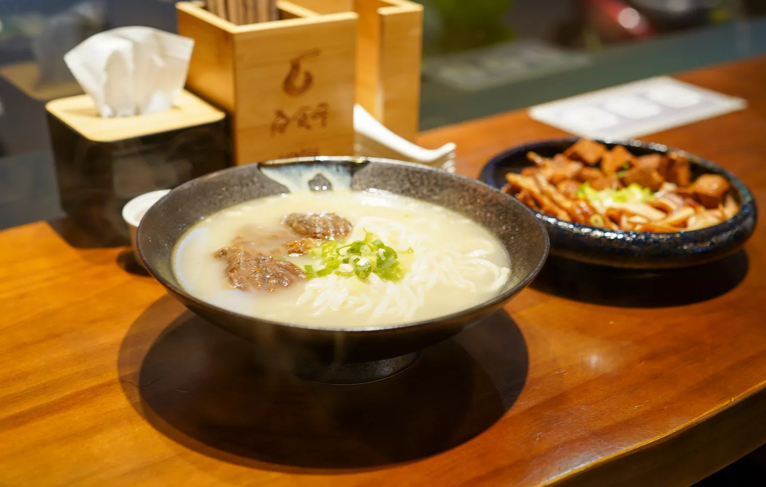 [花蓮牛肉麵]為食哞牛肉麵-食尚玩家花蓮推薦牛肉麵，花蓮美食