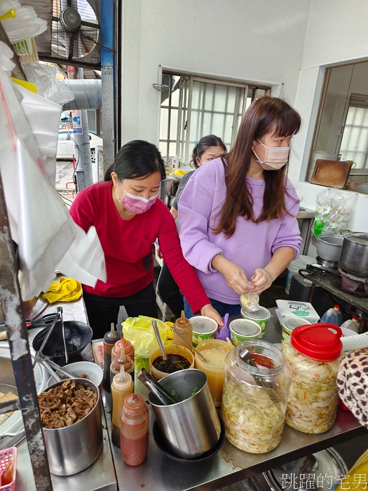 [吉安美食]海岸美女臭豆腐-大腸麵線料好多，花蓮臭豆腐推薦，花蓮下午有營業餐廳