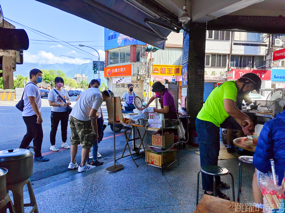 [花蓮早餐]自由街無名早餐店-30年花蓮老店，老闆親切記性好，必點蛋餅加蒜醬