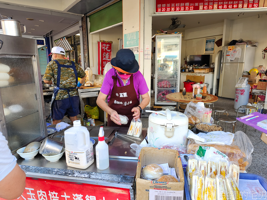 [花蓮早餐]自由街無名早餐店-30年花蓮老店，老闆親切記性好，必點蛋餅加蒜醬