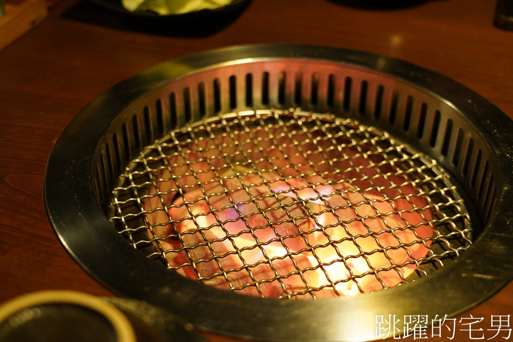 [花蓮美食]Kimamaya炭火燒肉工房-花蓮燒肉推薦、氣氛好還免收開瓶費、沖繩Orion生啤酒優惠價格、炭火燒肉工房花蓮菜單，花蓮炭火燒肉工房