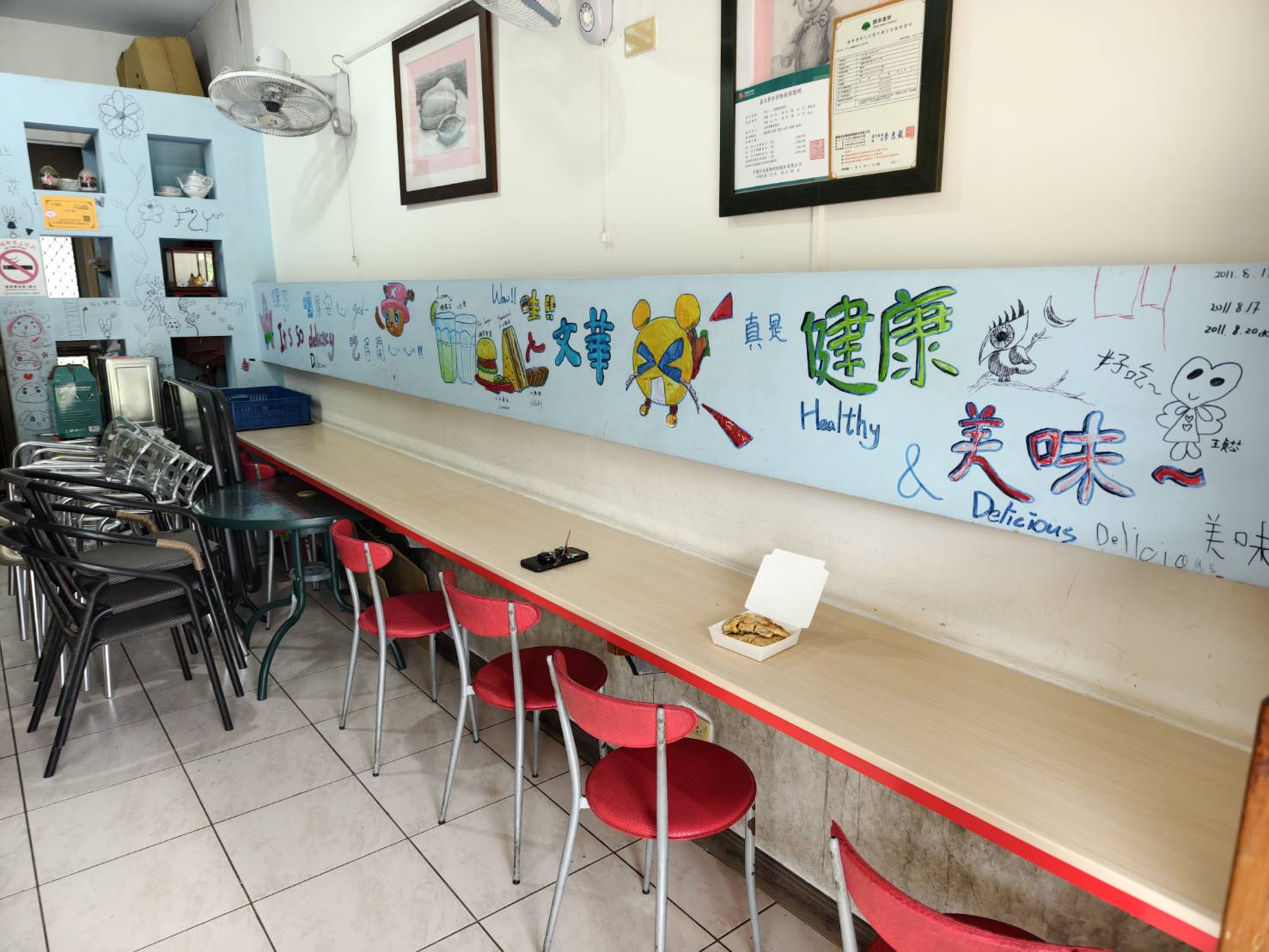 [花蓮早餐]文華早餐專賣店-韭菜盒加半熟蛋真的有夠爽，手工酥皮蛋餅，甜燒餅，韭菜盒、花蓮蛋餅推薦