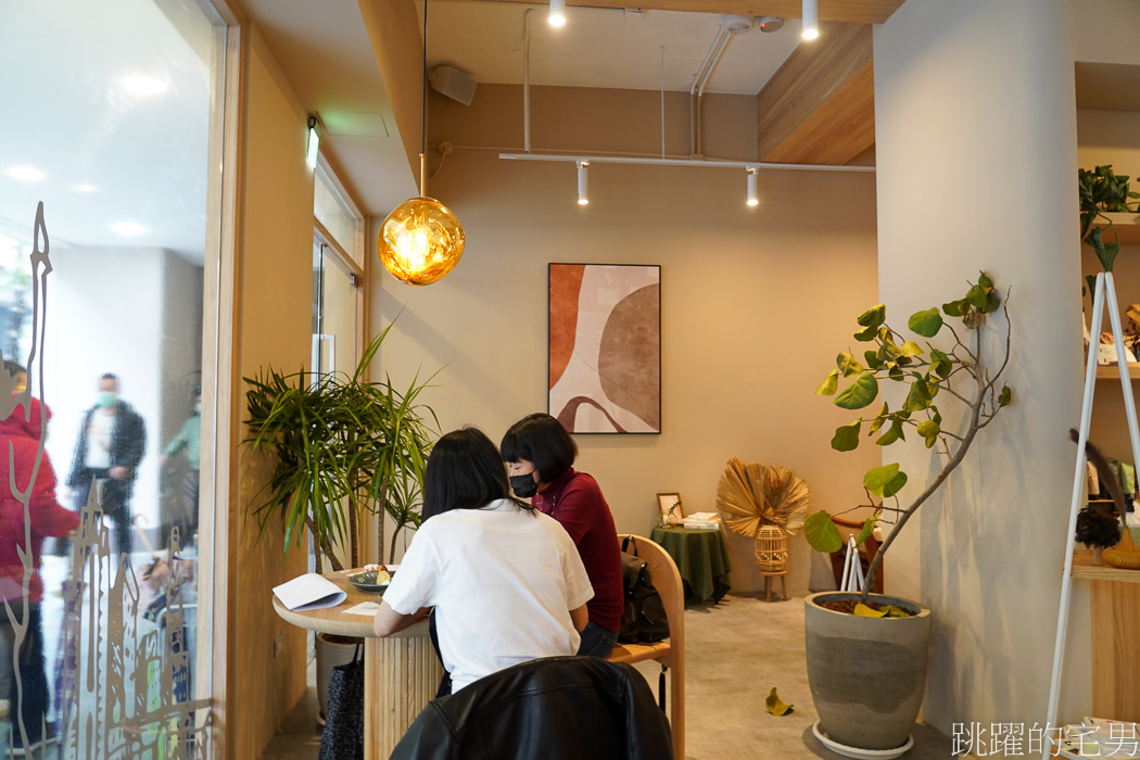 [忠孝復興咖啡廳]勺日咖啡-溫暖系咖啡廳、適合朋友相聚，東區咖啡廳推薦，勺日ZHUORI