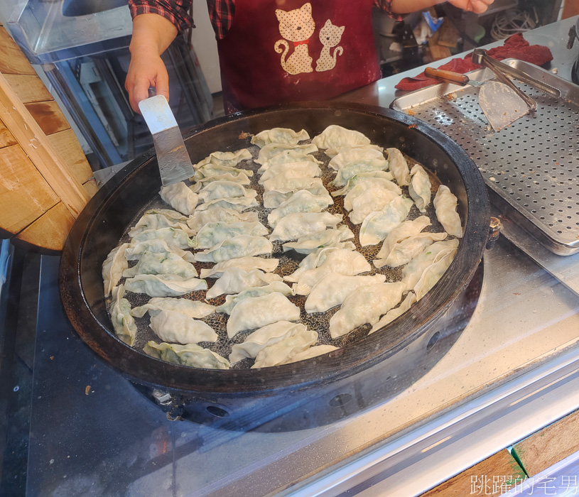 [花蓮小吃]涵喜樓-這家的麵皮通通自己做，手工饅頭、鍋貼、刈包、鍋貼、水煎包，飯糰，花蓮美食