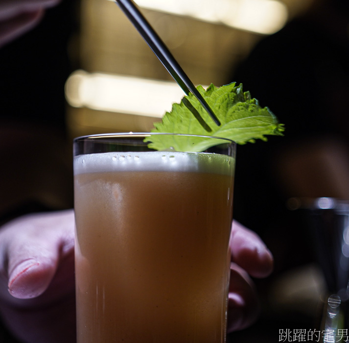 [台南餐酒館推薦]PHOWA頗瓦-台南酒吧TCRC三店，必點臭豆腐漢堡排、又臭又香很有台灣特色。PHOWA頗瓦菜單