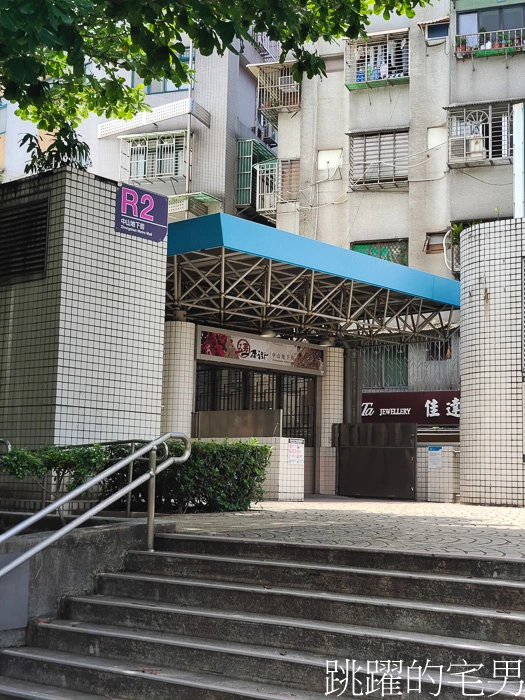 [台北中山區美食]廣東客家小館-開業60年台北餐廳，推薦烏骨鹽焗雞，芥藍牛肉是我吃過最好吃的，華陰街美食