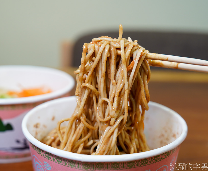 [吉安美食]阿忠美食-花蓮涼麵、提供4種口味，四川涼麵、麻醬涼麵、汕頭涼麵，花蓮黃昏市場美食