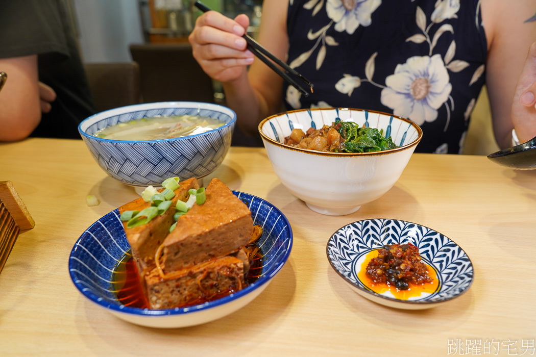 [花蓮美食]毛妹牛雜湯-大推! 清燉湯頭實在好喝! 花蓮牛雜湯推薦，雜菜魚湯超有料，花蓮宵夜