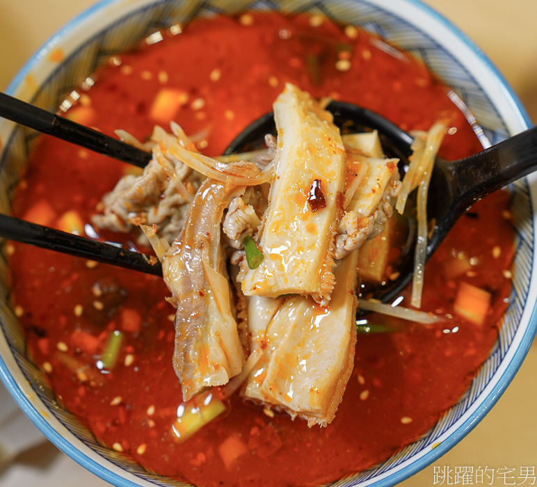 [花蓮美食]毛妹牛雜湯-大推! 清燉湯頭實在好喝! 花蓮牛雜湯推薦，雜菜魚湯超有料，花蓮宵夜