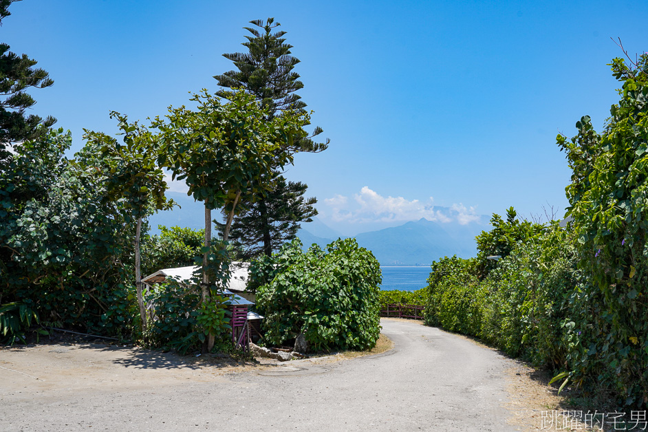 [新城咖啡廳]原野牧場-180度環繞透明窗海景有夠Chill  還有叢林度假風小屋，簡直就像出國了，七星潭最美看海餐廳! 花蓮看海餐廳，花蓮看海景點，原野牧場菜單