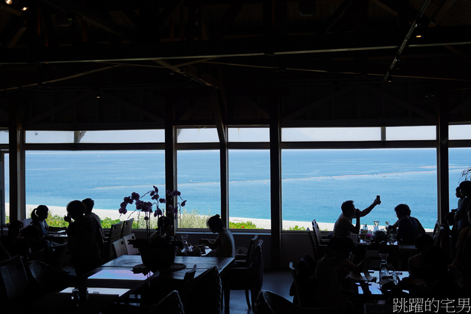 [新城咖啡廳]原野牧場-180度環繞透明窗海景有夠Chill  還有叢林度假風小屋，簡直就像出國了，七星潭最美看海餐廳! 花蓮看海餐廳，花蓮看海景點，原野牧場菜單