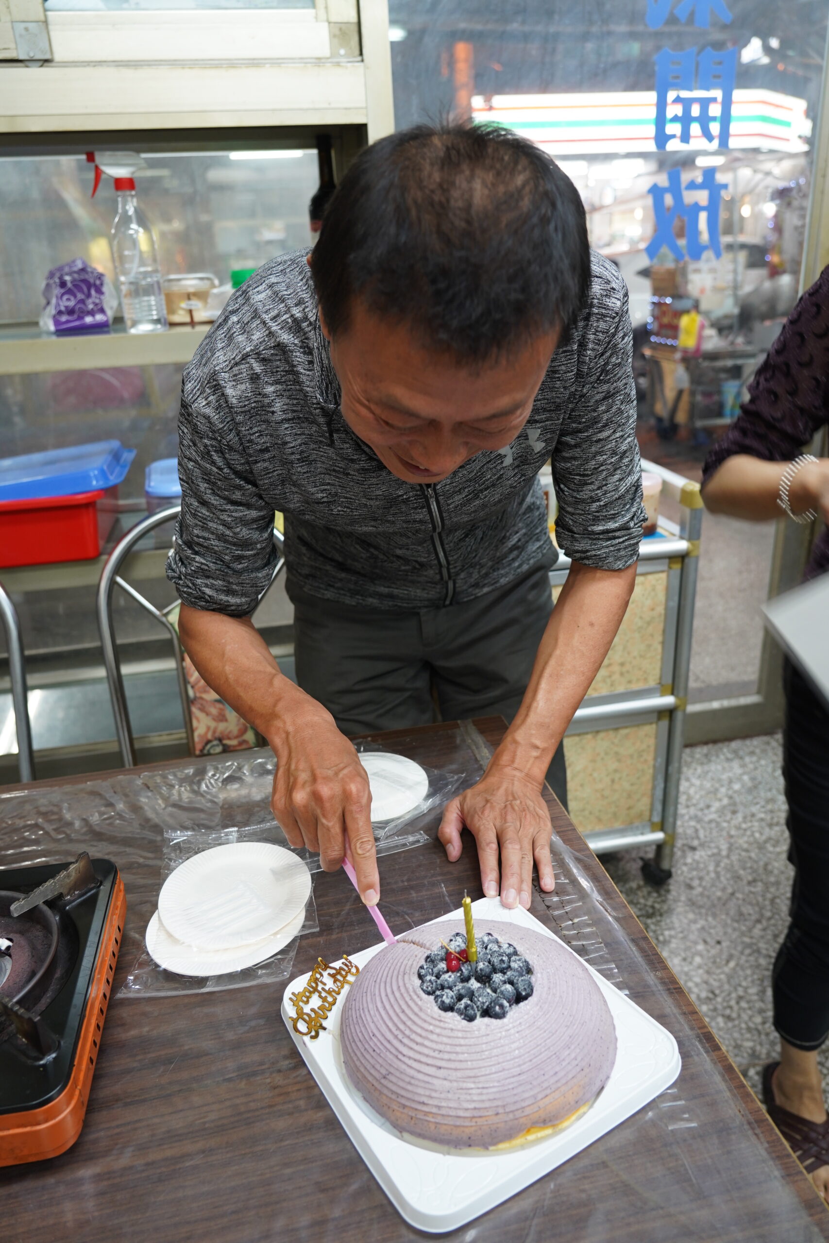 [花蓮甜點]弘宇蛋糕專賣店-弘宇蛋糕推薦米勒希芒、雅嵐達諾、芋泥奶酪，好吃又不貴，天天都排隊，弘宇蛋糕菜單