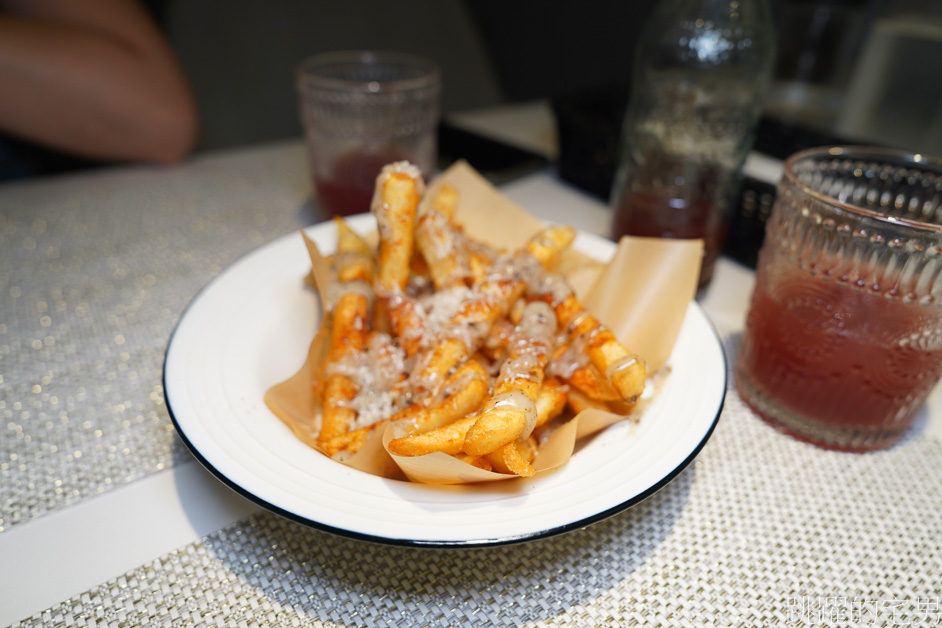 [花蓮美食]OZ Restaurant義式料理-花蓮義大利麵、燉飯、松露薯條，花蓮約會餐廳，帶妹子來的好地方，帶男生就吃滷肉飯就可以了