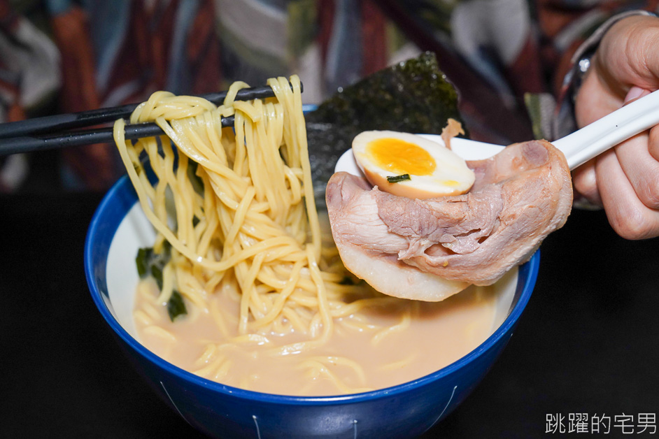 [台東鐵花商圈美食]台東越晚越美麗，鐵花商圈超好拍! 最美台東IG景點，台東波浪屋、微光集，台東酒吧推薦、寶桑吧，溫度釀造所、專情島餐酒館、台東餐酒館，微醺台東