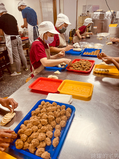 [花蓮名產]豐興餅舖&究好豬聯名推出「究好小月餅」頂級肉鬆遇上百年餅舖，27層薄皮肉鬆餅滋味令人驚豔! 花蓮伴手禮推薦