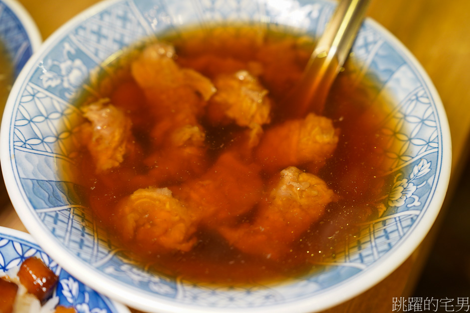 [龍山寺美食]小王煮瓜-近50年的台北滷肉飯「不加香菇更好吃」米其林必比登推介小吃，萬華美食，小王煮瓜菜單