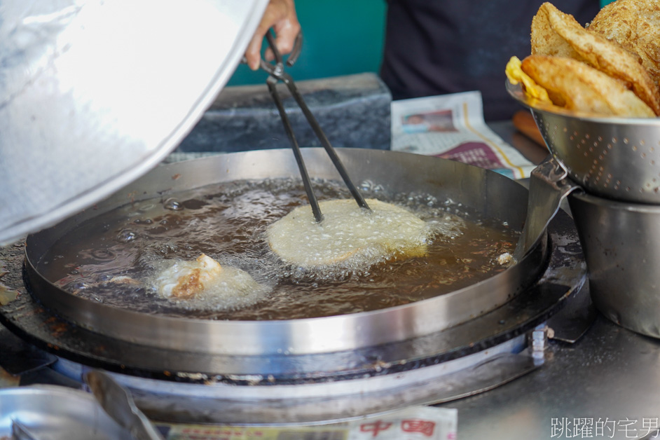 花蓮蔥油餅究竟是要買藍車炸彈蔥油餅還是黃車炸彈蔥油餅?? 現場一次吃兩家最準!  給你電話直接訂不用等! 還有提供外送