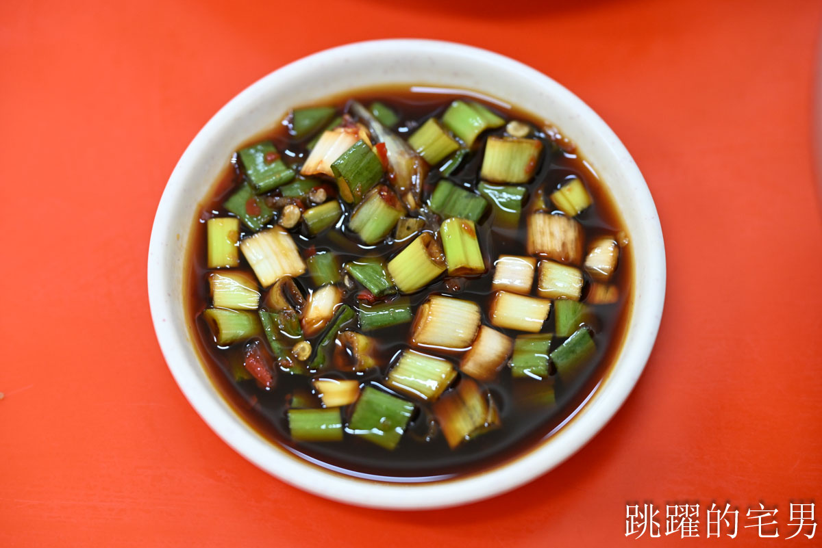 [吉安早餐]台南阿忠虱目魚-經典台灣味，滷肉飯一碗20元，好吃又實惠，虱目魚肚真好吃，花蓮小吃