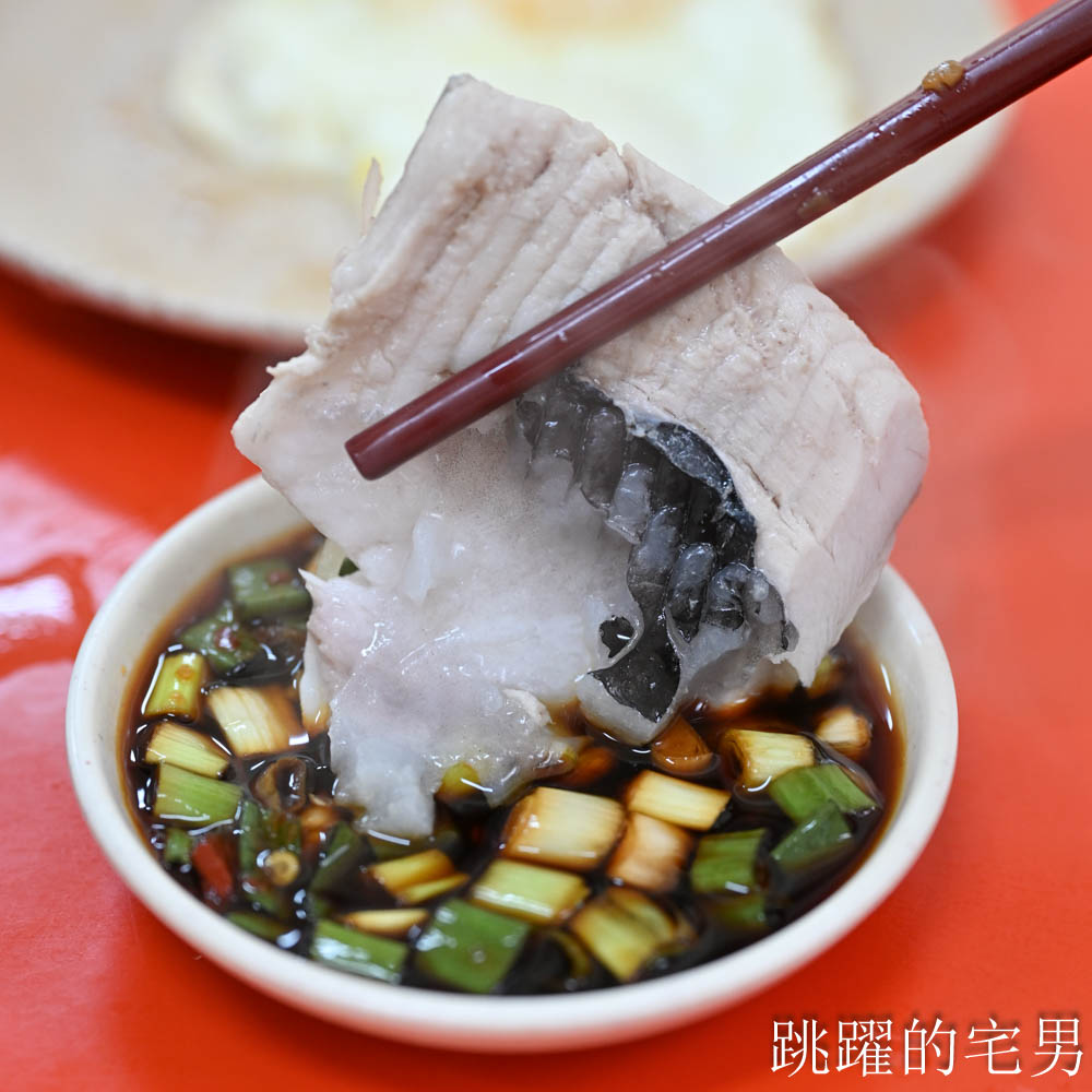 [吉安早餐]台南阿忠虱目魚-經典台灣味，滷肉飯一碗20元，好吃又實惠，虱目魚肚真好吃，花蓮小吃