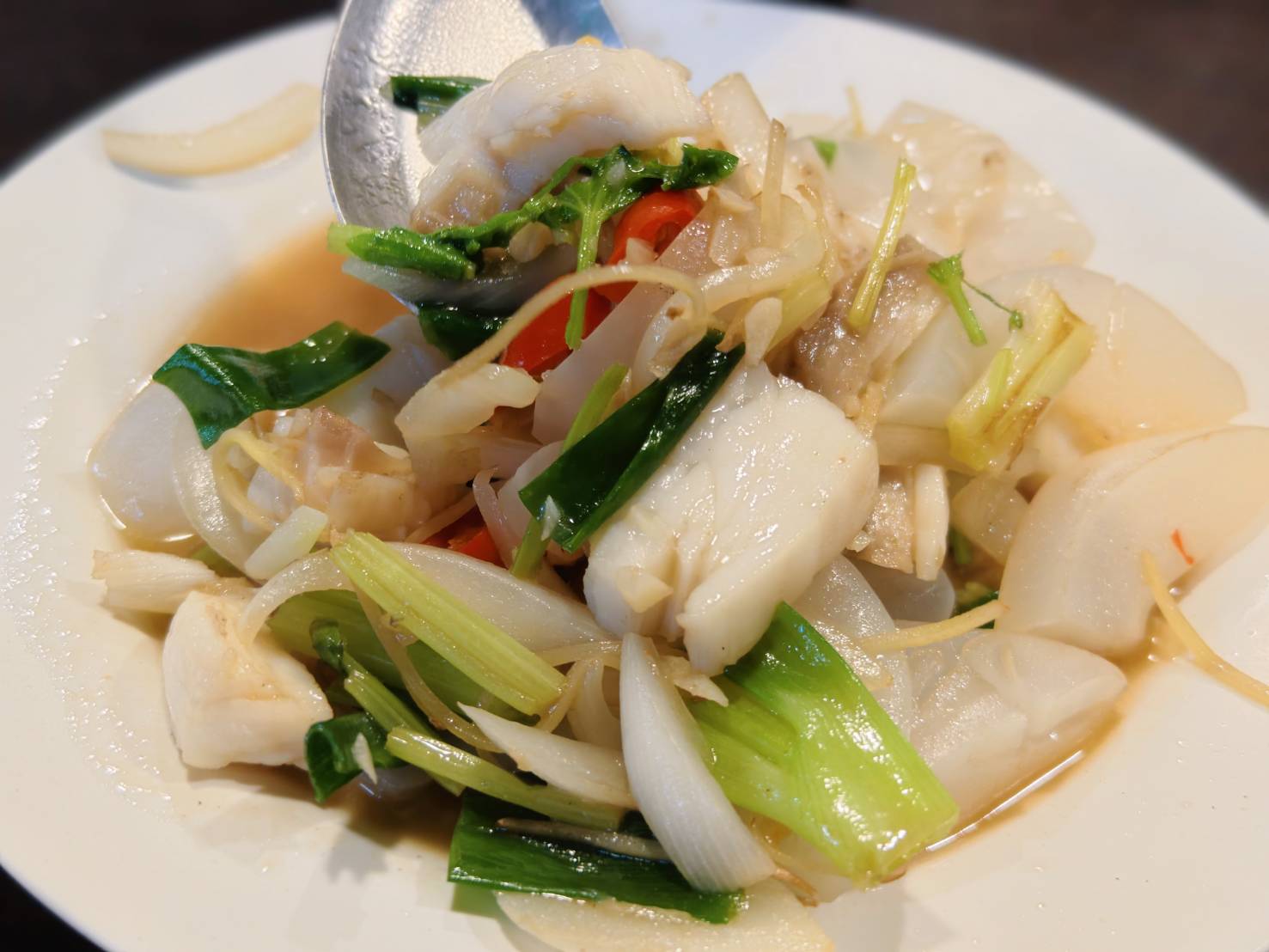 [花蓮美食推薦]米噹泰式燒烤-花蓮海鮮居然烤整隻鬼頭刀，泰式烤肉超好吃，花蓮泰式料理，花蓮宵夜、米噹泰式燒烤菜單